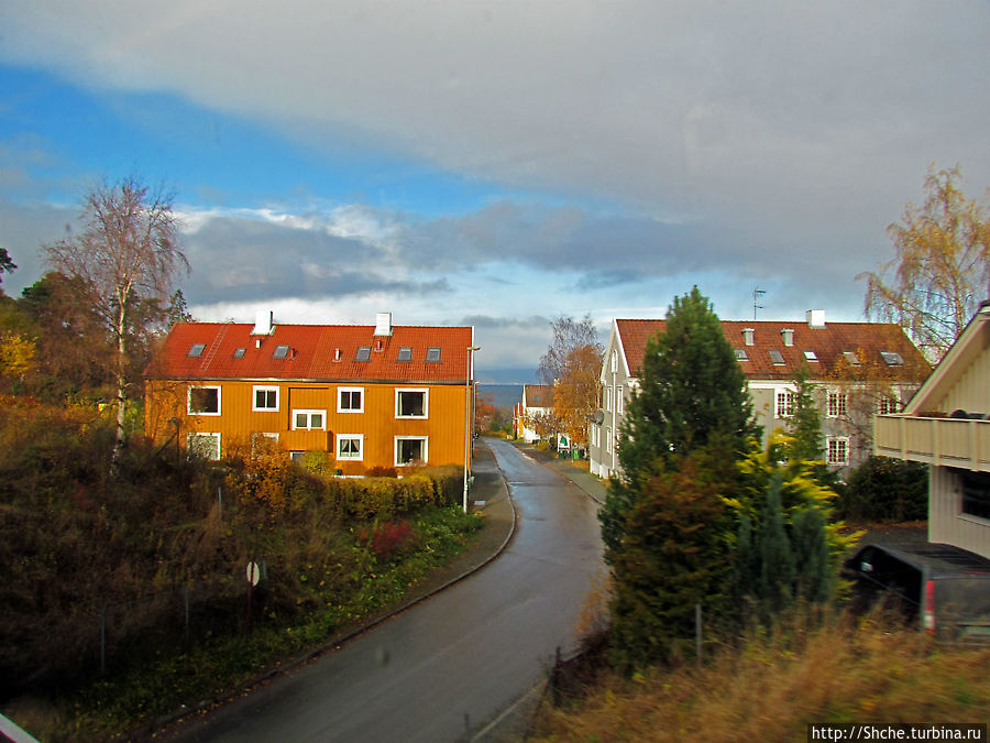 Обычный городок на берегу фьерда Trondheimfjerden