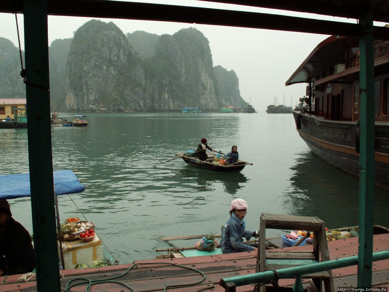 Бухта Халонг, пещерные гроты, плавучий рынок и обед. Часть 6 Халонг бухта, Вьетнам
