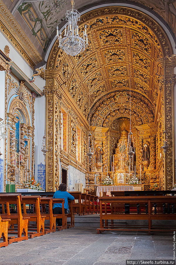 Интерьер церкви. Понта-Делгада, остров Сан-Мигел, Португалия