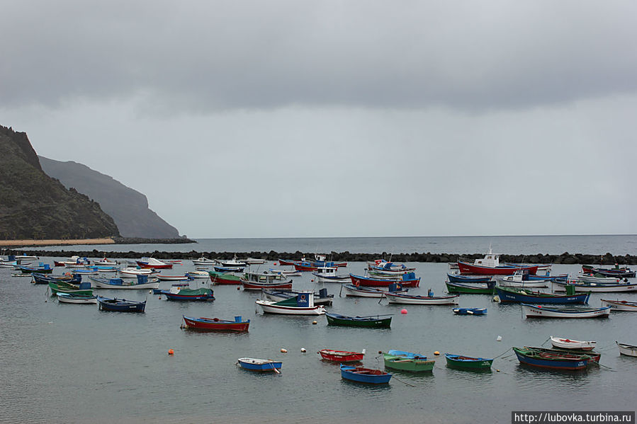 пляж Playa de las Teresitas.
Дождь собирался, собирался да так и не собрался... Сан-Андрес, остров Тенерифе, Испания