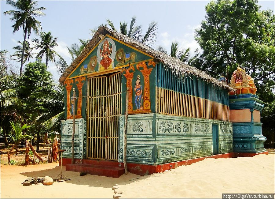 Храм-хижина Тринкомали, Шри-Ланка