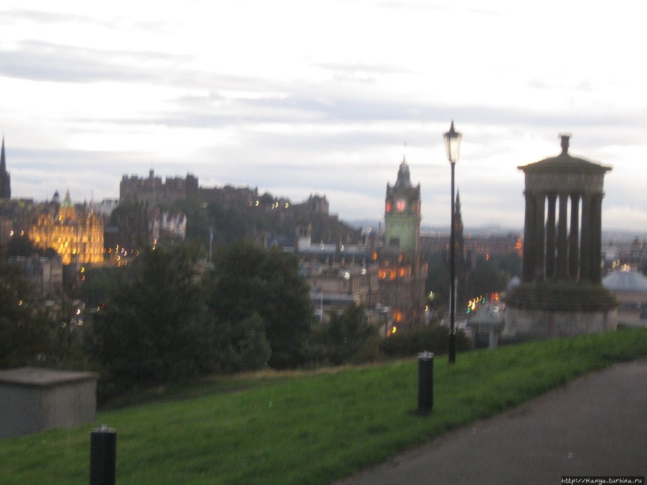 Вид на город с Calton Hill в Эдинбурге Эдинбург, Великобритания