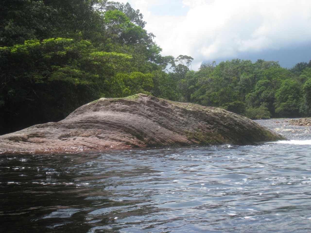 Река Чурун Национальный парк Канайма, Венесуэла