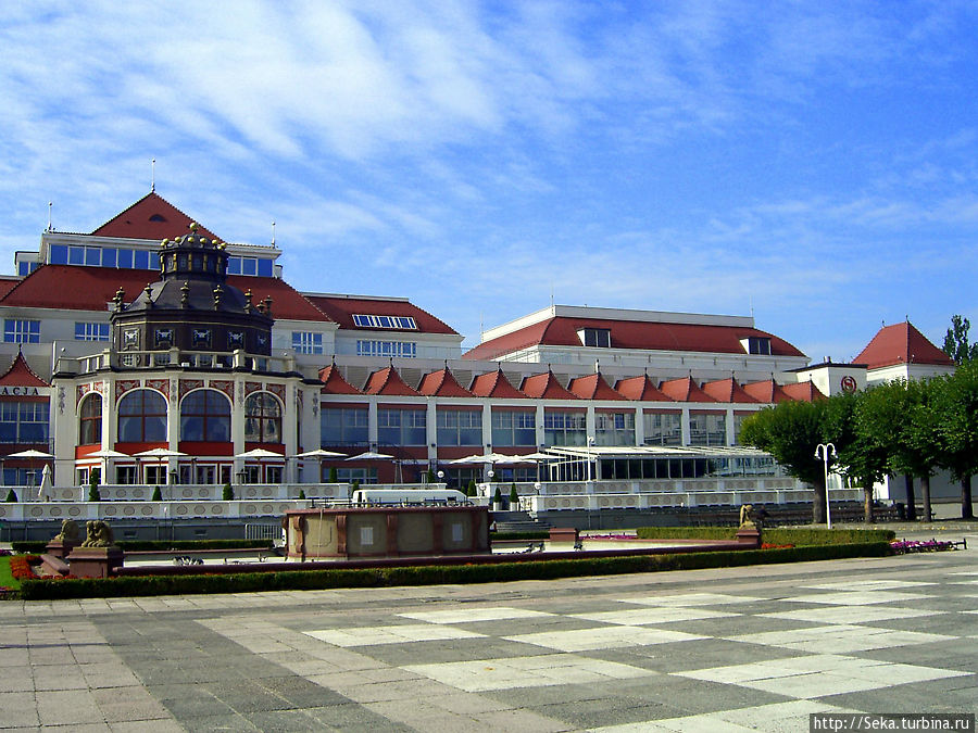 Здание курортной водолечебницы Центр Хаффнера Сопот, Польша