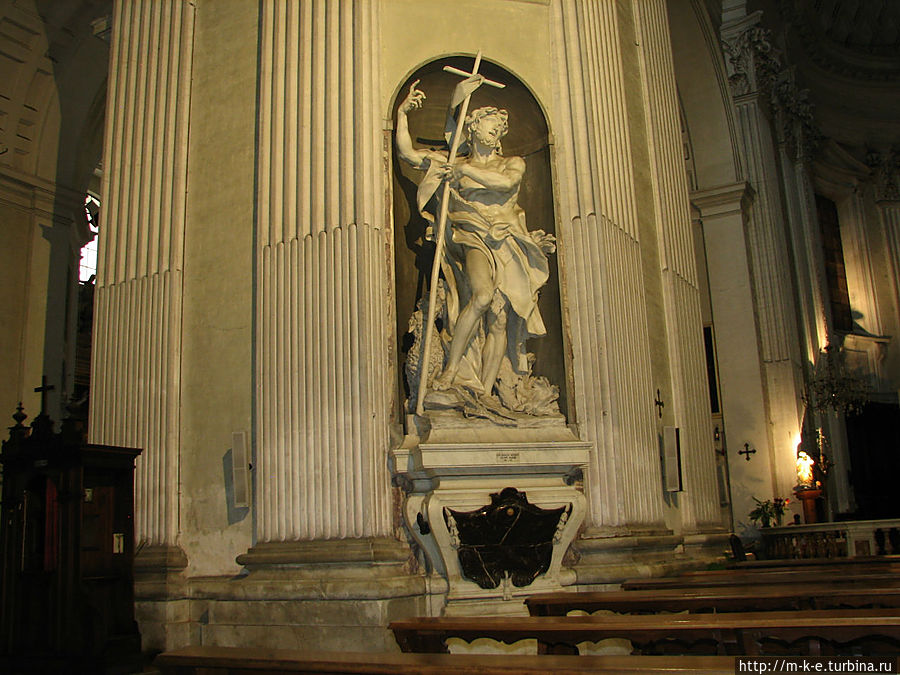 статуя святого Иоанна Крестителя