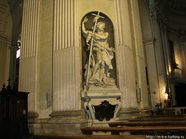 статуя святого Иоанна Кре