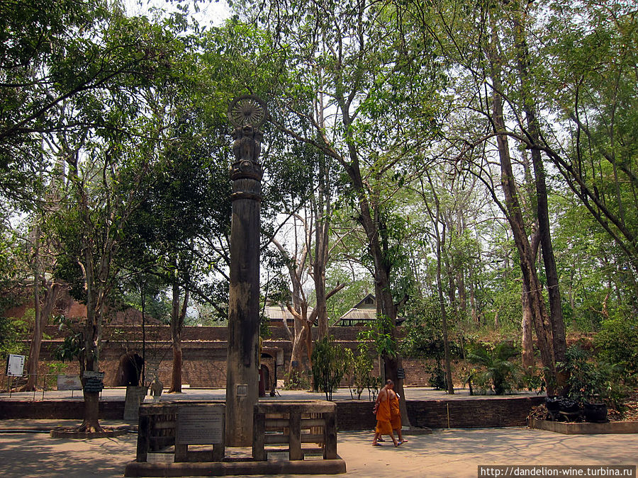 Лесной монастырь Ват Умонг (Wat Umong) Чиангмай, Таиланд