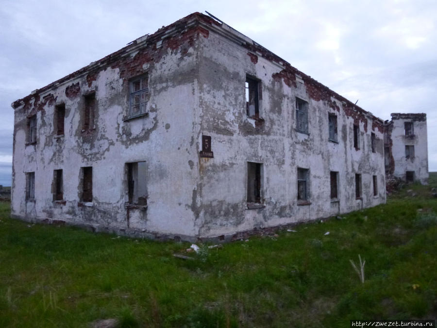 В долине Мертвецов Хальмер-Ю, Россия