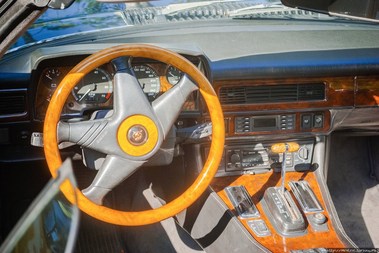 Латвийский  клуб ретромобилей Рига, Латвия