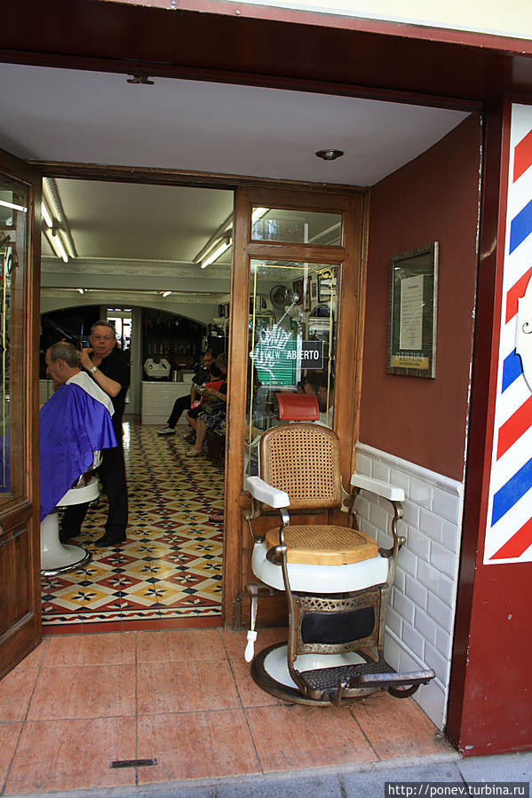 Одна из старейших парикмахерских Мадрид, Испания