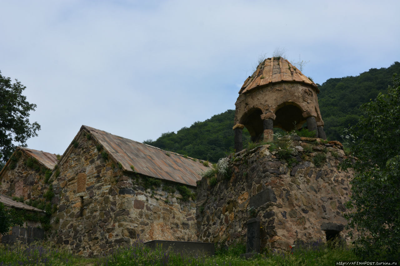 Ардви. Древний Србанес и родник Оци порт Ардви, Армения