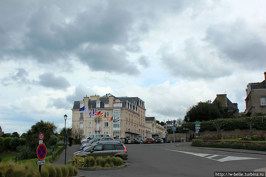 Мэрия Динара.