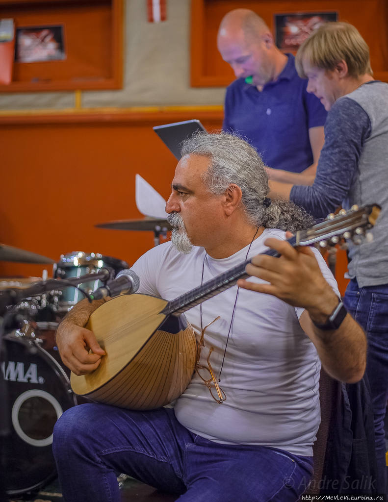 На репетиции концерта Иго Рига, Латвия