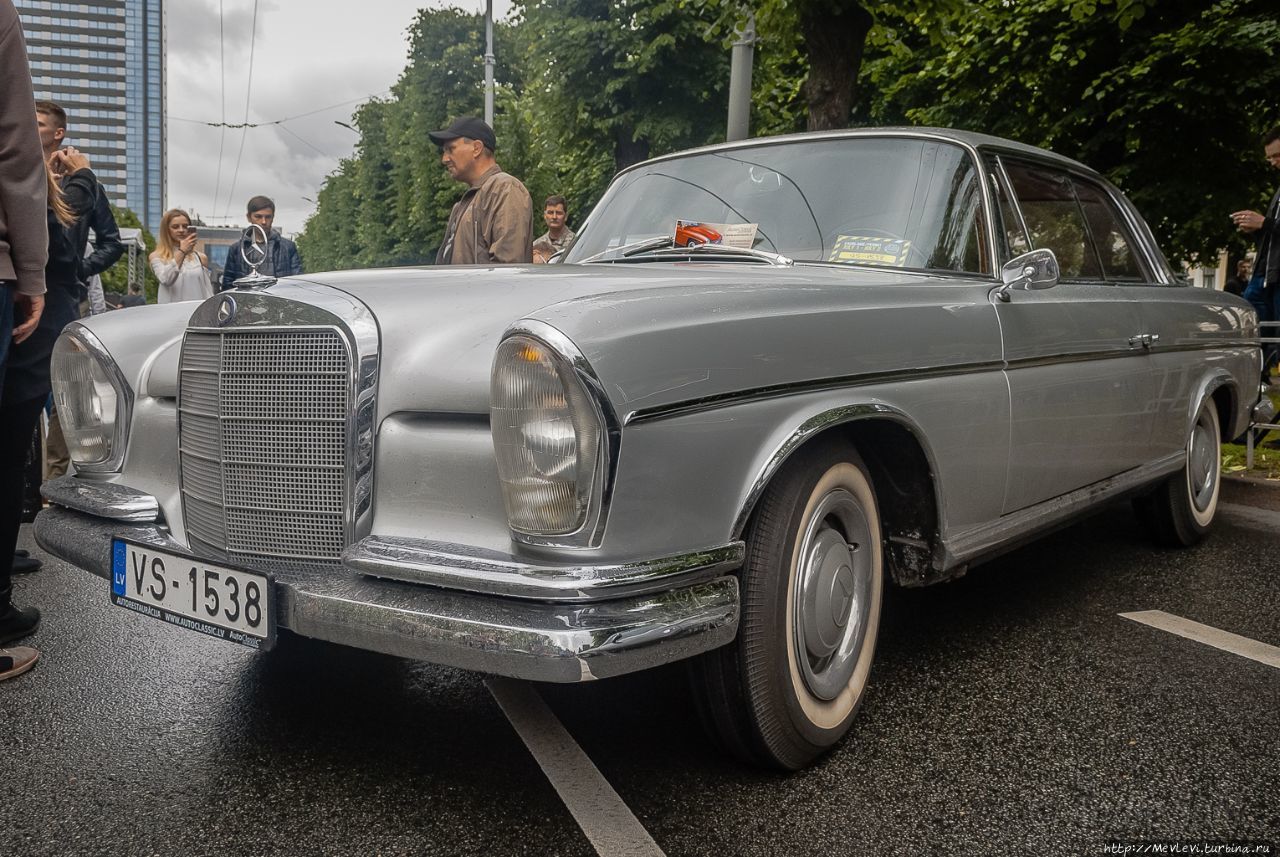 Выставка автомобилей Рижского клуба античных машин Рига, Латвия