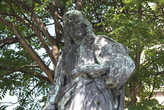 Памятник Яну Пальфину (1650- 1730) — хирургу и гинекологу, создавшему инструменты, помогающие при родах