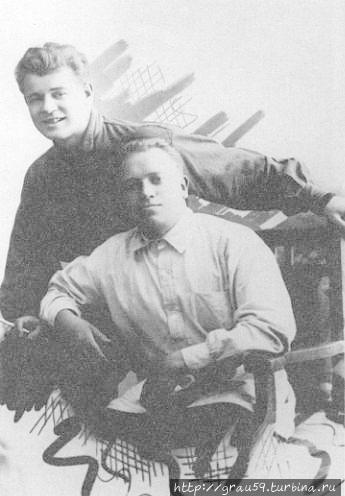 Чагин и Есенин (фото из Интернета) Маркс, Россия