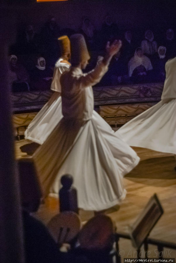 Обряд кружения дервишей Турция