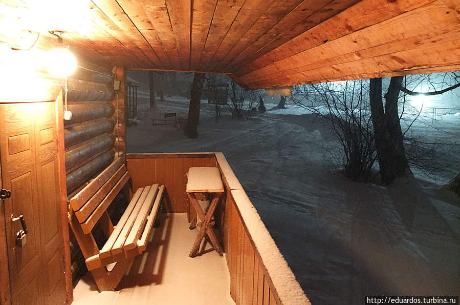 Наперекор весенней непогоде, ...