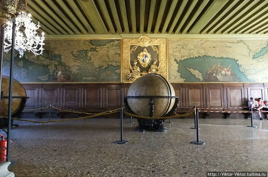 Резиденция правителей Венеции – второй взгляд внутри Венеция, Италия