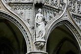 Деталь памятника Леопольду I. Аллегория в виде девушки — одна из девяти провинций Бельгии