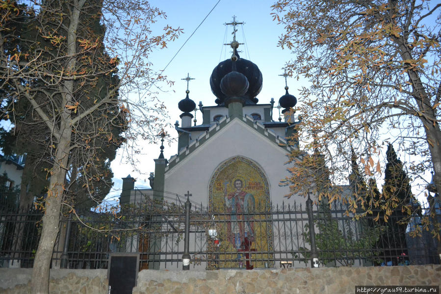 Храм всех Крымских святых и Феодора Стратилата Алушта, Россия