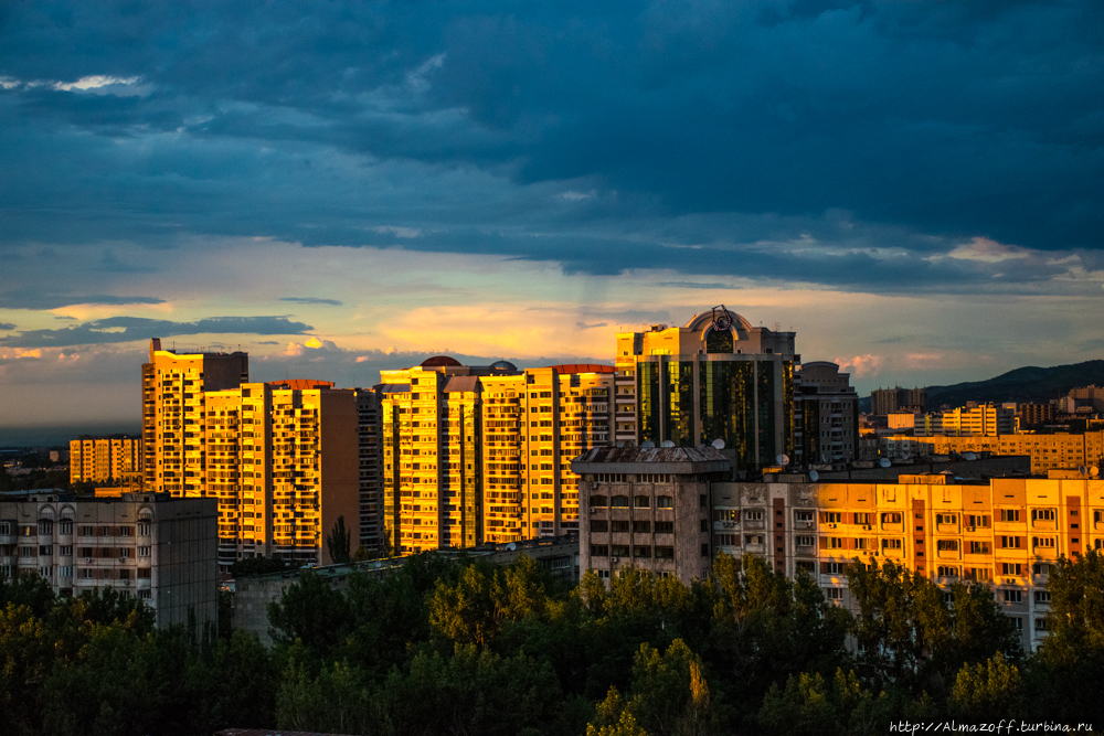 Плато Ушконыр и потрясающий закат в Алматы