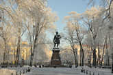 Памятник Петру Первому в Петровском парке