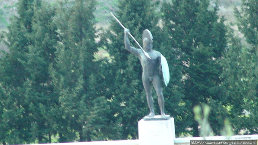 Памятник Леониду Греция