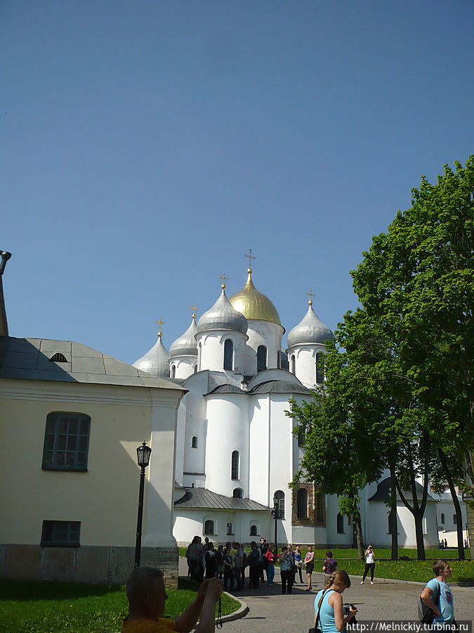 Прогулка по Новгородскому кремлю Великий Новгород, Россия