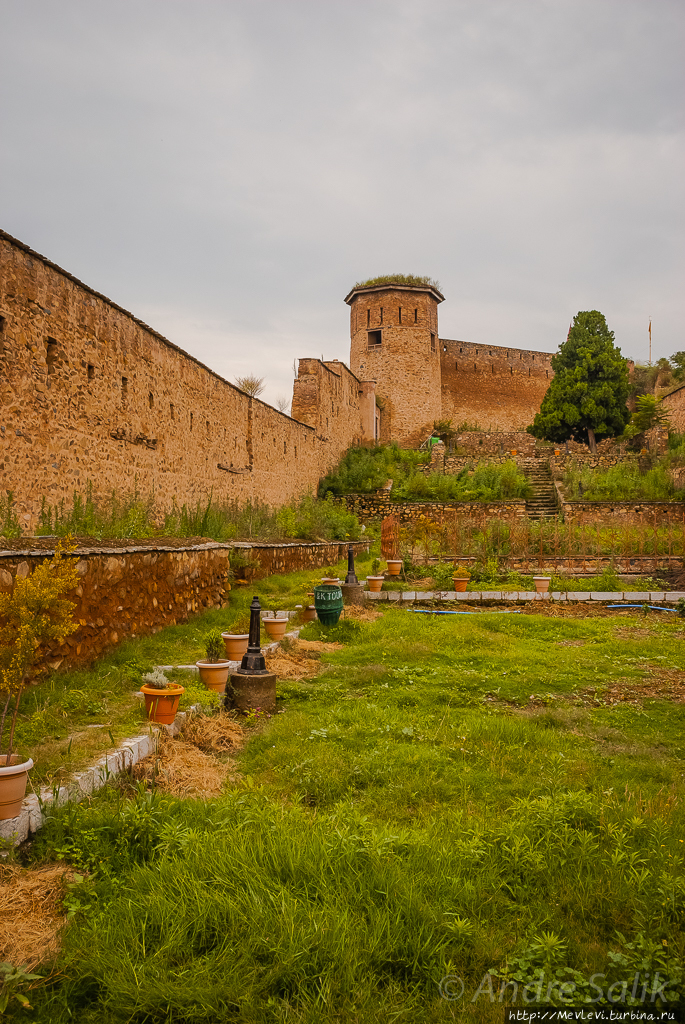 Мечеть внутри Крепости Хари Парбат Шринагар, Индия