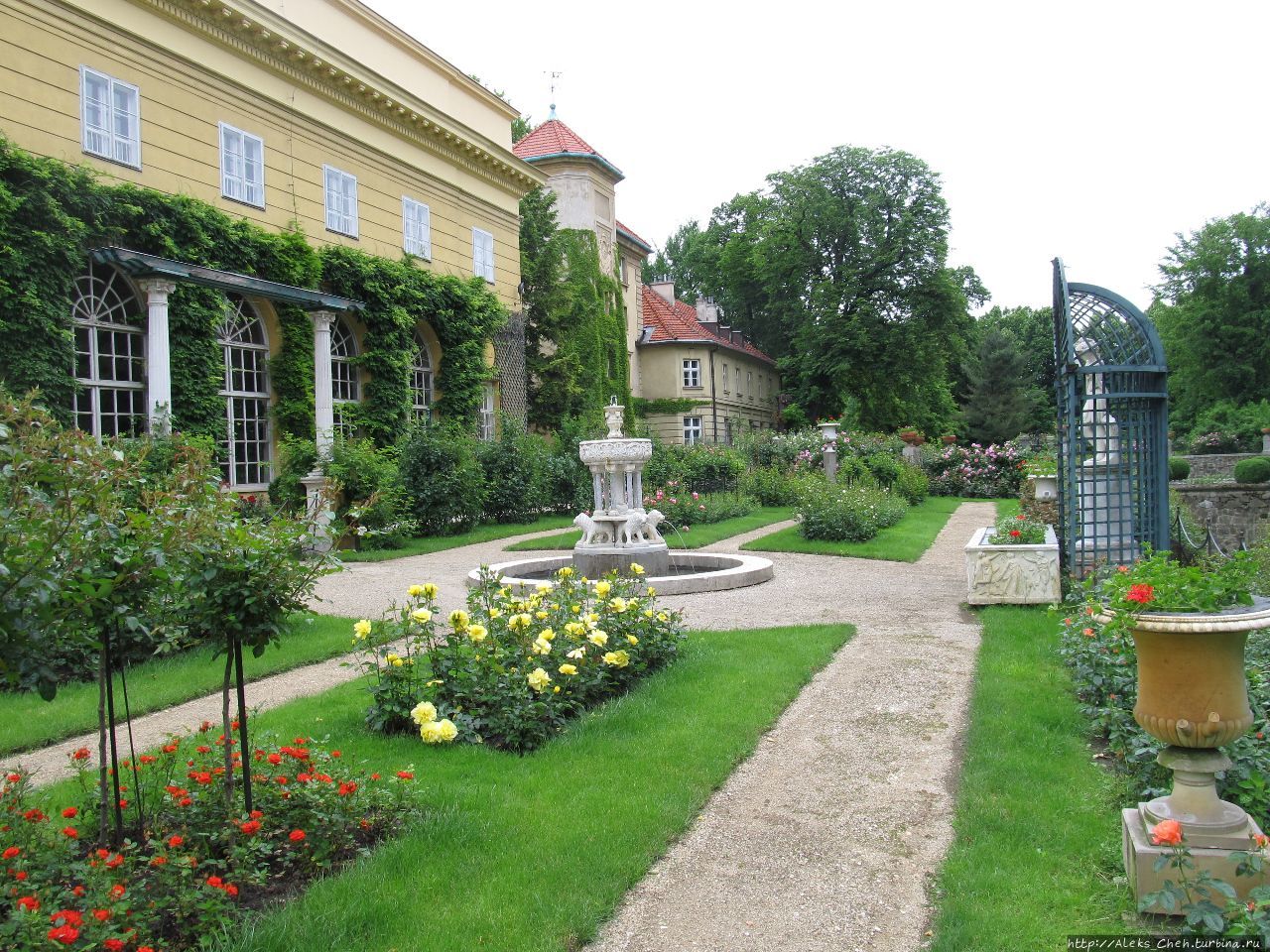 Так называемый Сад Роз. Ланьцут, Польша