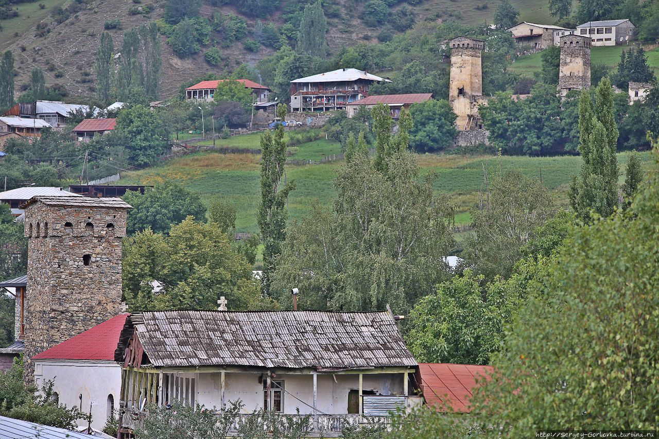 Сванские  башни в Местии Местиа, Грузия