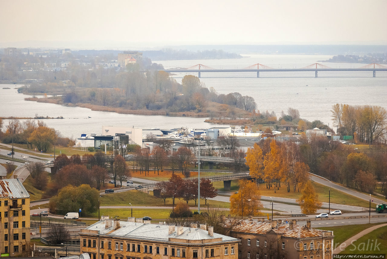 Под седым небом Рига, Латвия