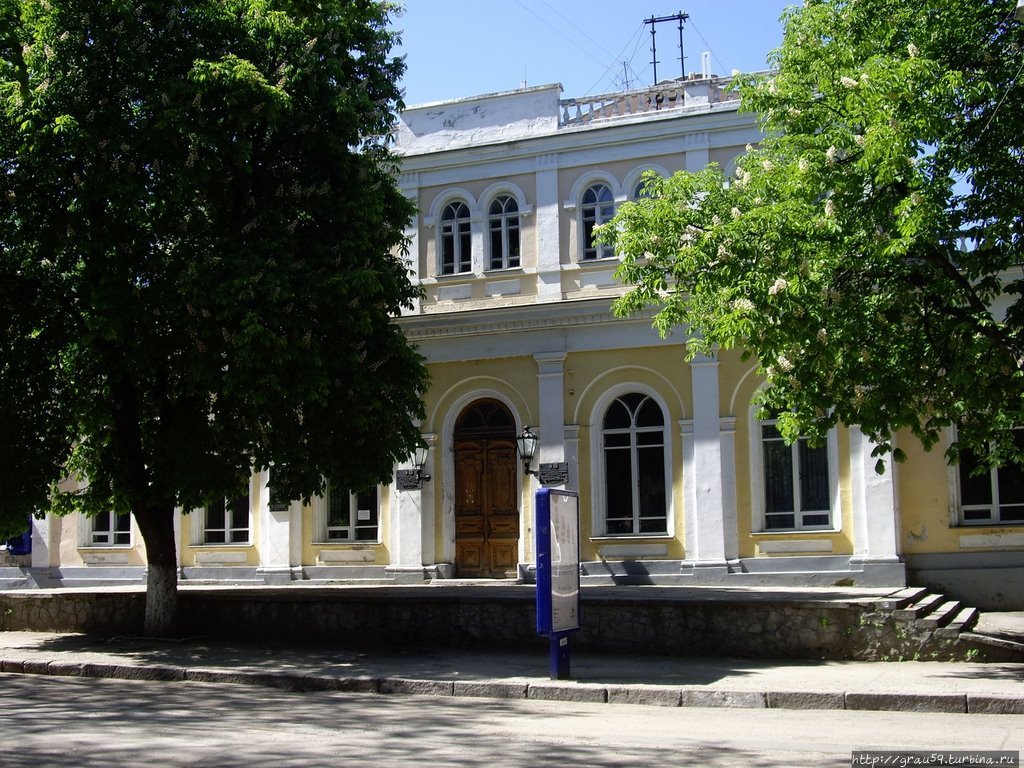 Здание бывшего дворянског