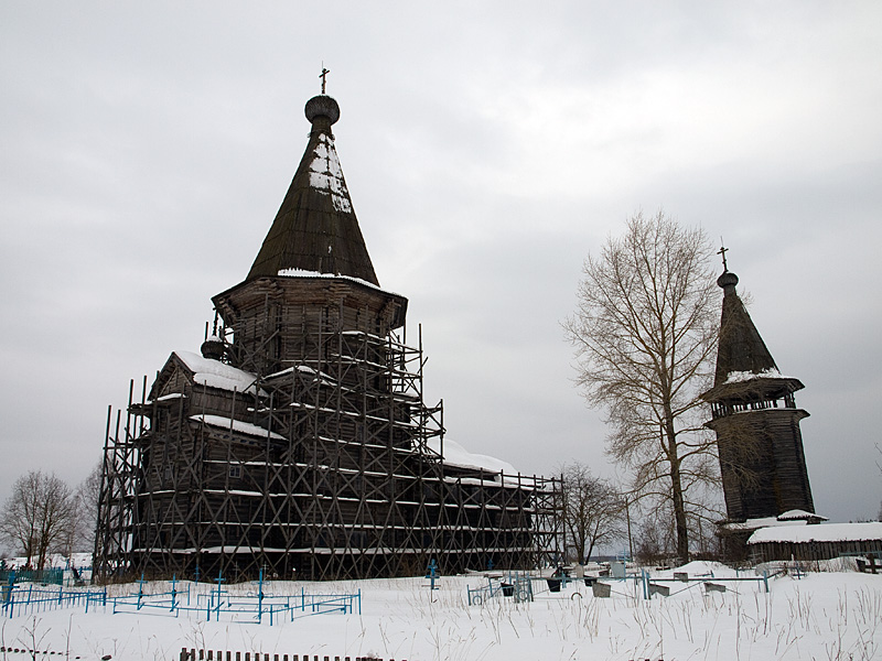 Под Каргополем в Пасху сгорели уникальные деревянные церкви Каргополь, Россия