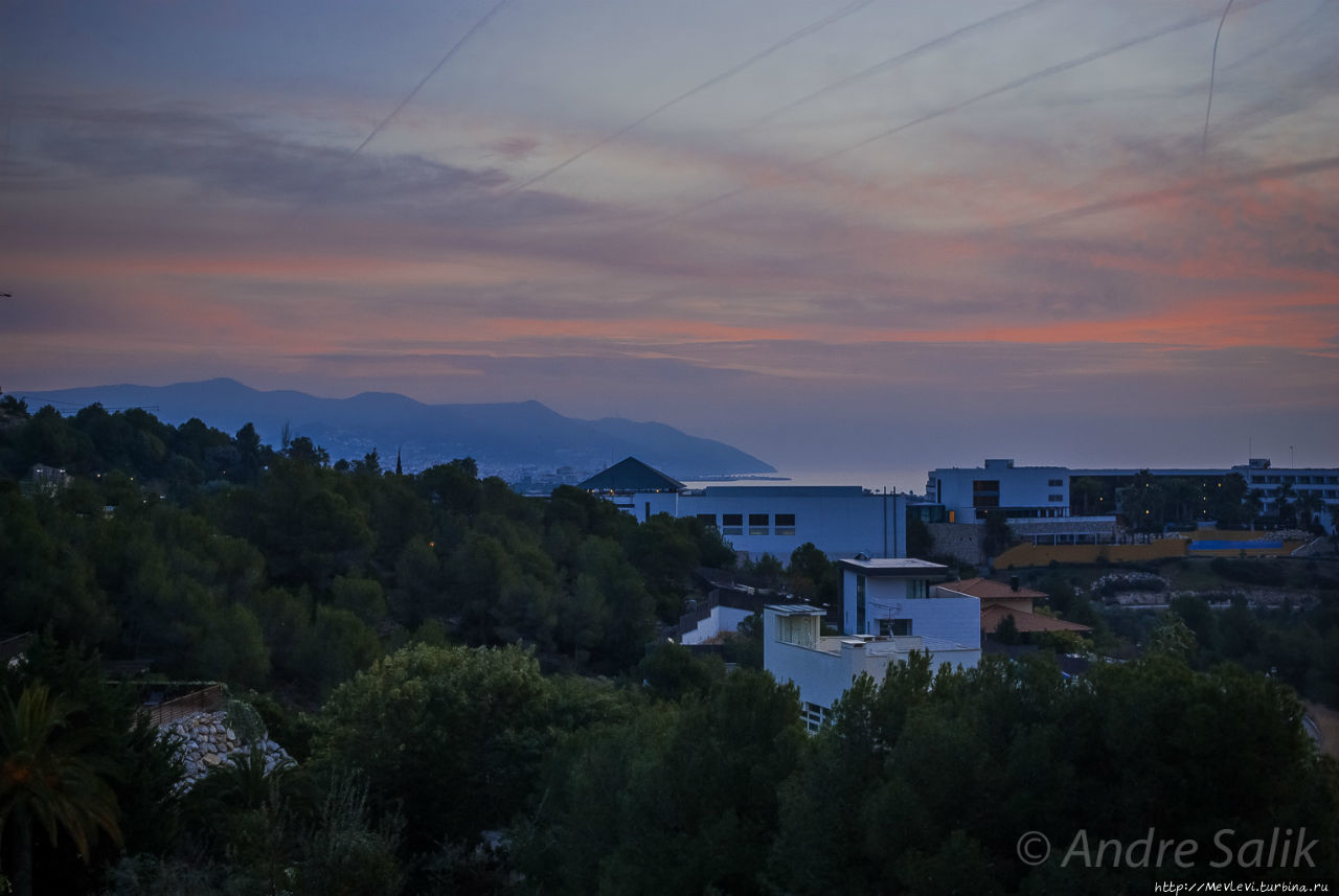 Зимнее утро на Средиземном Ситжес, Испания
