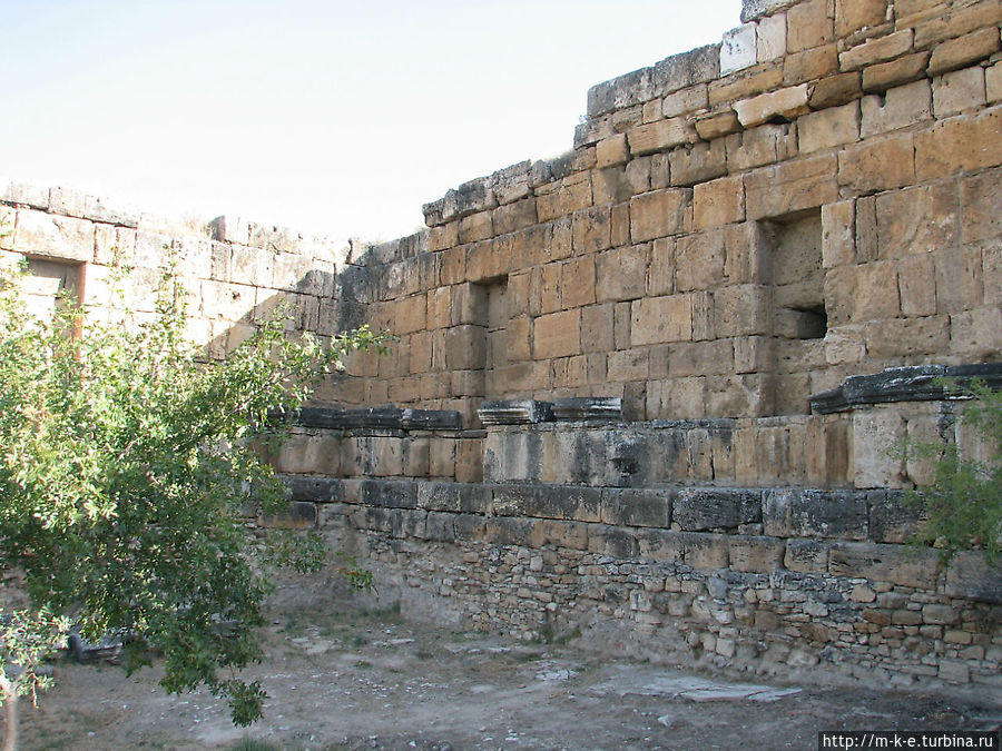 Храм Нимфея Памуккале (Иерополь античный город), Турция