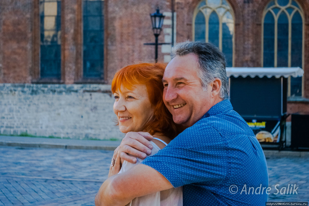 Флешмоб. Обнимашки .Старая Рига. Домская площадь. Рига, Латвия