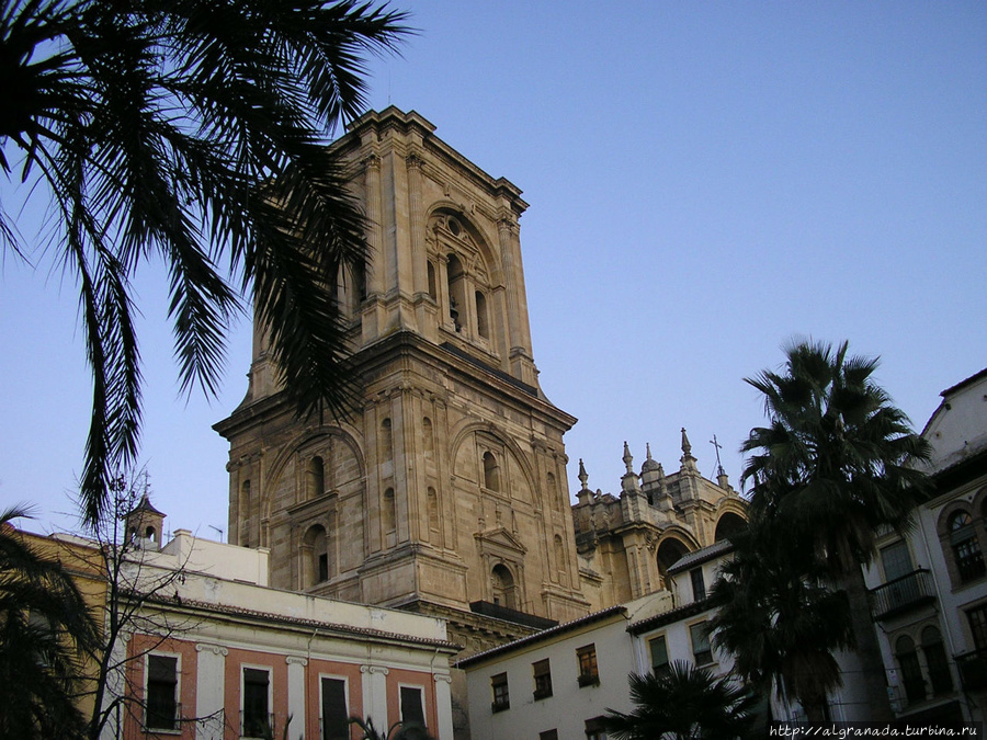 Колокольная башня кафедрального собора Гранада, Испания