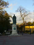 памятник министру иностранных дел России И.Каподистрия, немало сделавшему для освобождения своей родины от турецкого владычества
