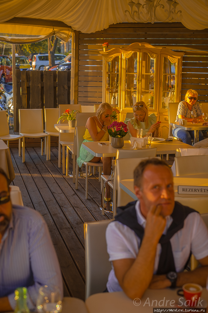 Талантливый саксафонист Рига, Латвия