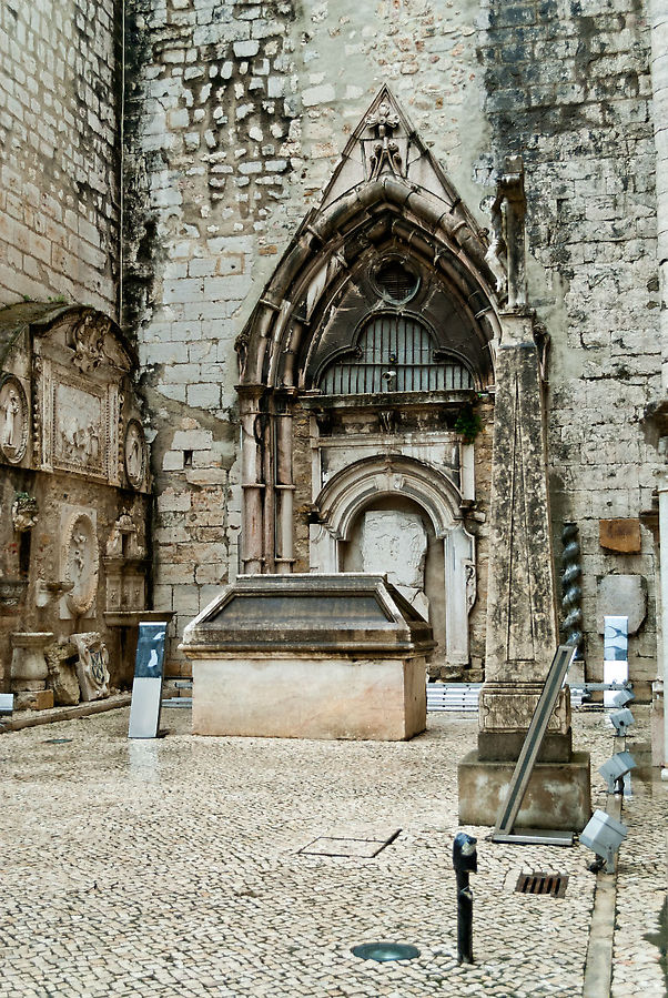 Готические руины Карму Лиссабон, Португалия