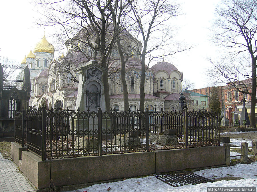 Аллеями скорби. Новодевичье кладбище Санкт-Петербург, Россия