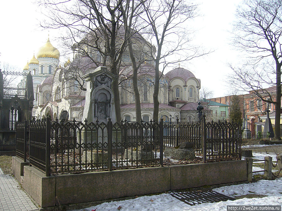 Санкт петербурге на новодевичьем кладбище