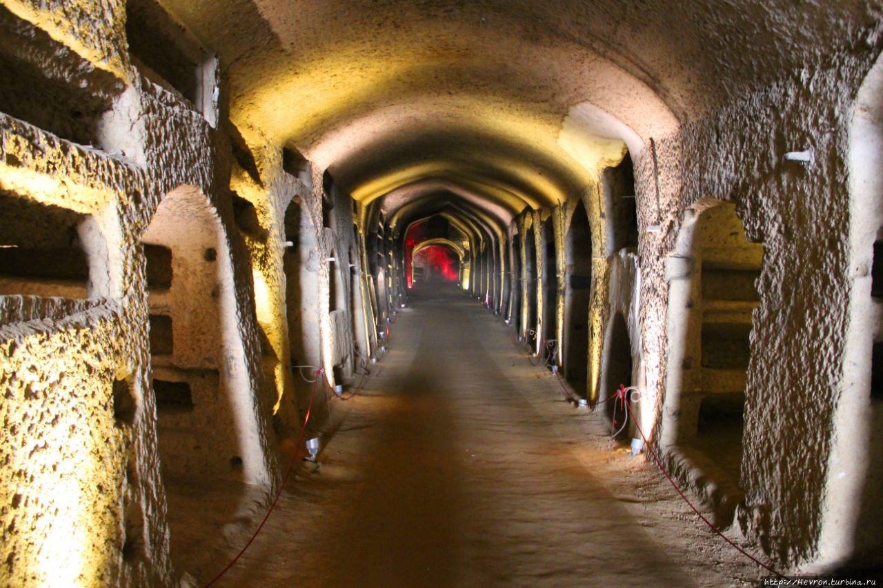 Катакомбы Сан Дженнаро / Catacombe di San Gennaro