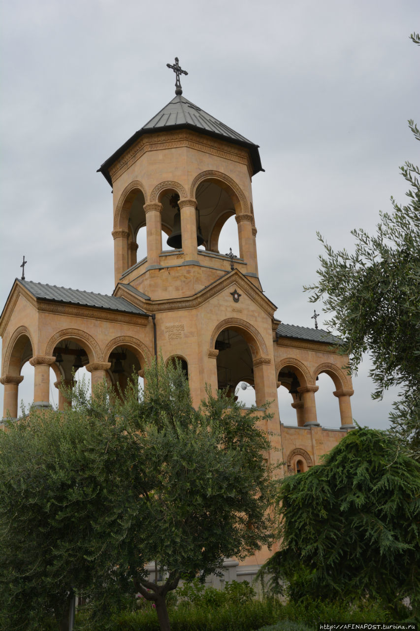Его Величество — Кафедральный собор Тбилиси, Грузия
