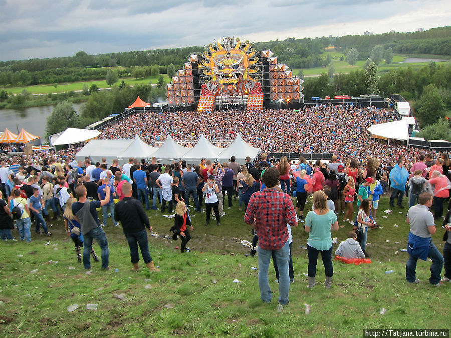 Mysteryland  2012 — танцевальный фестиваль Хофддорп, Нидерланды