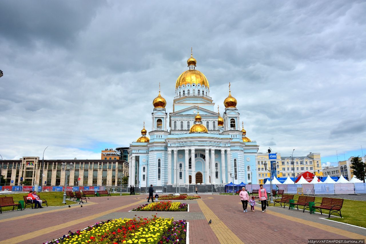 Храмы саранска. Храм Ушакова Саранск. Саранск собор Феодора Ушакова. Собор Святого праведного воина Федора Ушакова г. Саранск. Федор Ушаков собор в Саранске.