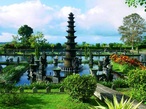 11-ярусный фонтана Водного парка Тиртаганга. Фото из интернета