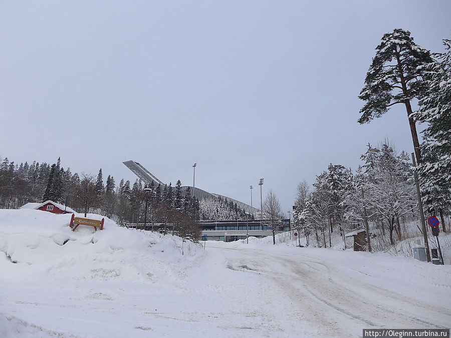 Трамплин Holmenkollen зимой Осло, Норвегия